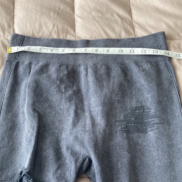 Yelete Gray Distressed Leggings - Picture 8 of 10